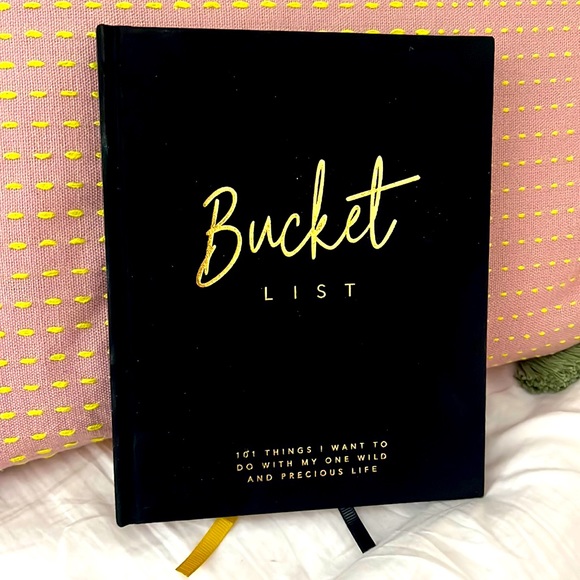 Black cute bucket list guided journal - Picture 1 of 3